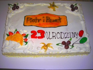 tort urodzinowy z logo